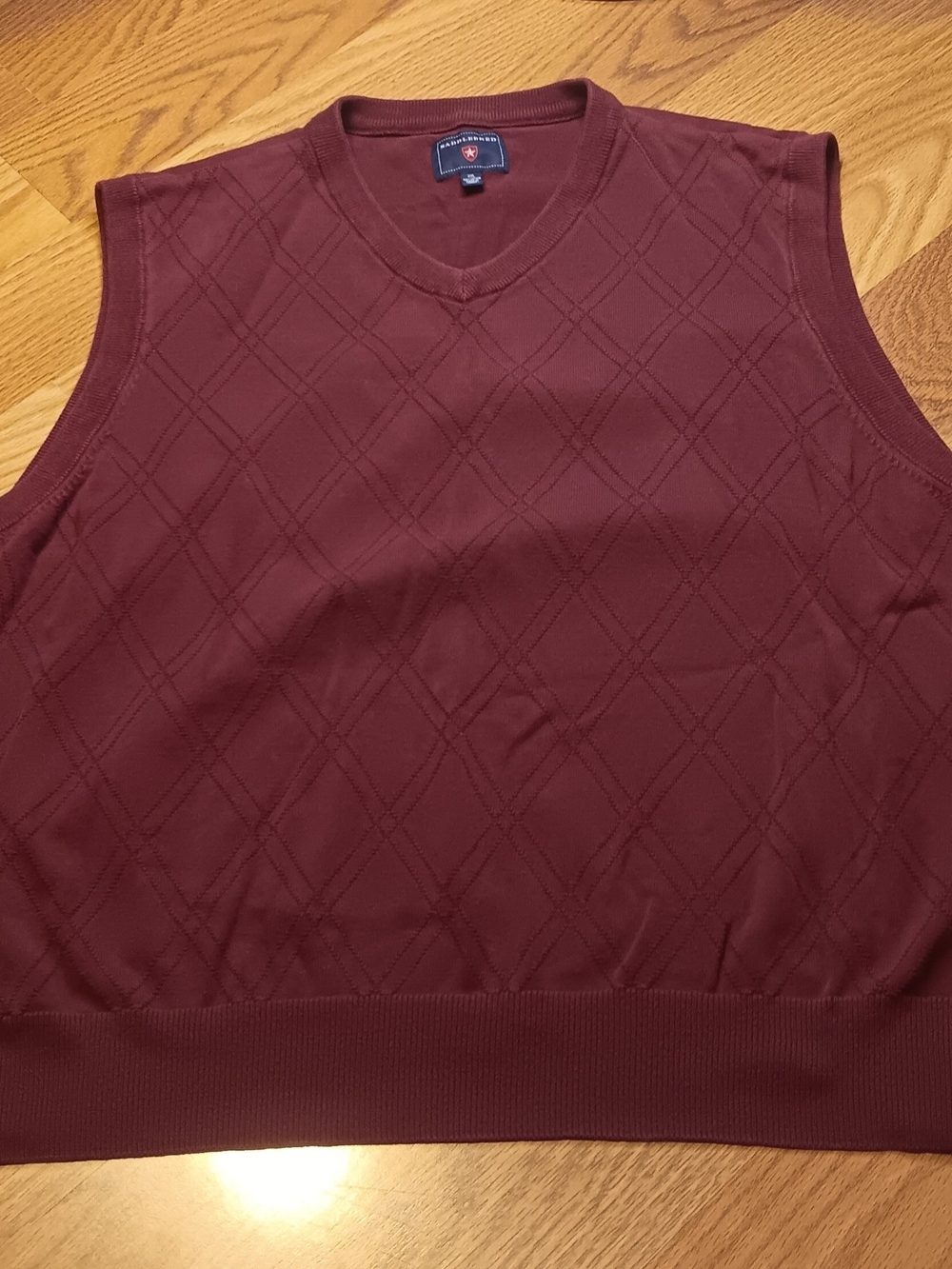 Saddlebred V-Neck Diamond Knit Sweater Vest - Burgundy